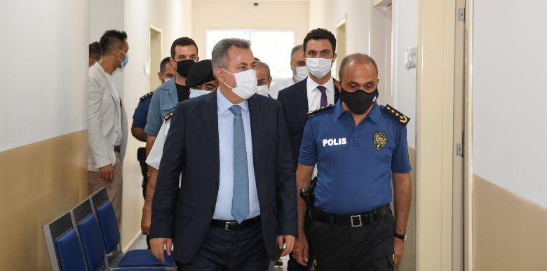 VALİ ELBAN ŞEHİT MUSTAFA SARI POLİS MERKEZİ AMİRLİĞİNDE İNCELEMELERDE BULUNDU