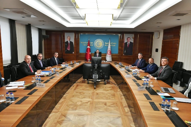 AKİB’DEN TİCARET BAKANI MUŞ’A ‘HAYIRLI OLSUN’ ZİYARETİ