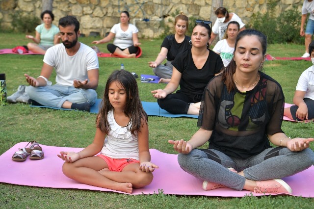 ÇUKUROVALILAR YOGA VE ZUMBA KURSLARINI SEVDİ