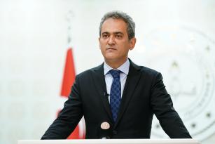 BAKAN ÖZER: ‘HEM YANGIN BÖLGESİNDE HEM DE SEL BÖLGESİNDE OKULLARIMIZ 6 EYLÜL’DE AÇILACAK’