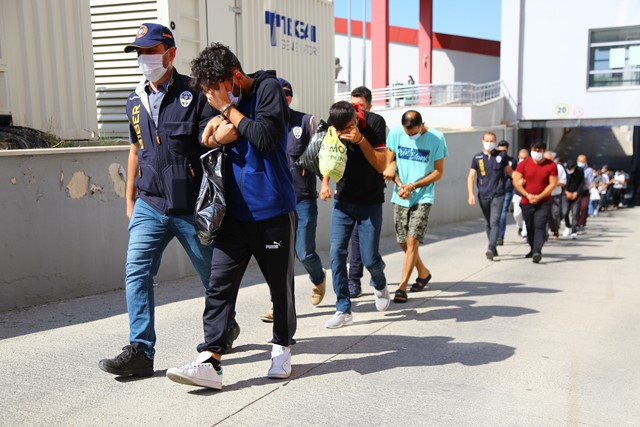 İNTERNET DOLANDIRICILARINA 11 TUTUKLAMA