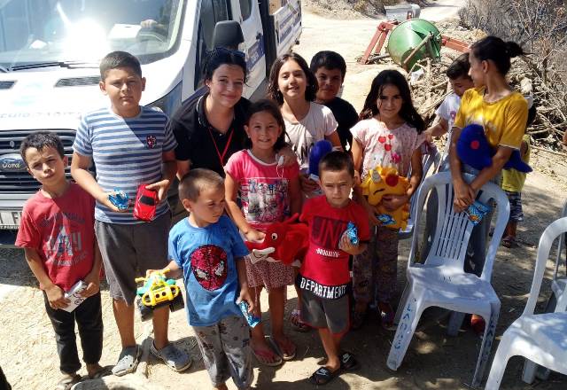 HALKÇI LİSELİLER YARDIMA KOŞTU