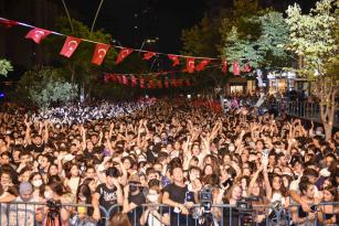 ADANA’DA ON BİNLER 30 AĞUSTOS ZAFER BAYRAMI’NI COŞKUYLA KUTLADI