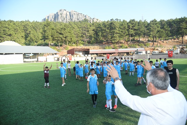 Aladağ’ın gençleri Yaz Spor Okulu’nu tamamladı
