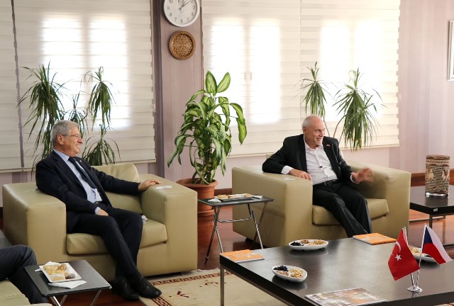 Menevşe: “ATO olarak ticari gelişimin merkezindeyiz”