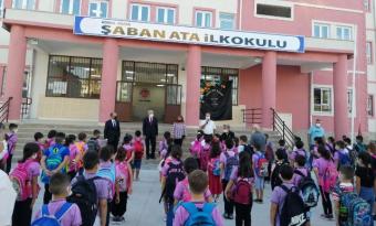 Bakan Yardımcısı Bilgili mezun olduğu okulda öğrencilerle buluştu