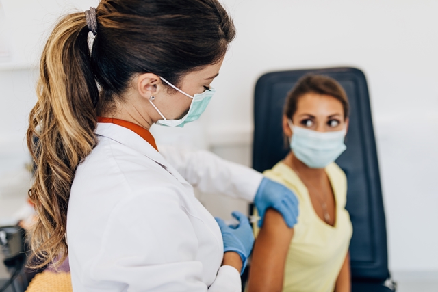 Grip ve Nezle Görülme Oranı Arttı! Uzmanlar Uyarıyor! Kimler Grip Aşısı Olmalı?