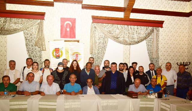 “Gazeteciler sorunlarına sahip çıkmalı”