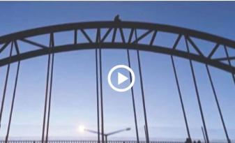 17 yaşındaki genç sevgilisi terk ettiği için otoyol köprüsünden atladı