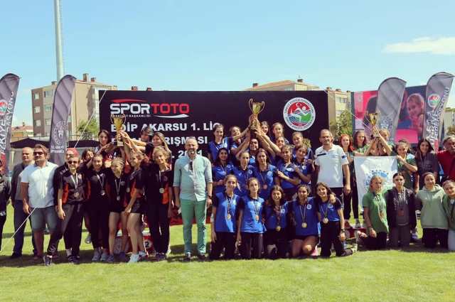 SEYHAN BELEDİYESPOR KULÜBÜ BAŞARIYA DOYMUYOR