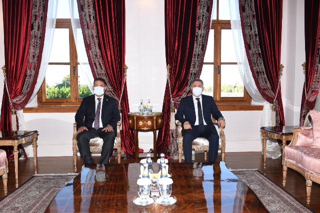 KKTC BAŞBAKANI ERSAN SANER’DEN VALİ ELBAN’A ZİYARET