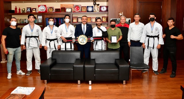 Altın Kemer’i Başkan Çetin’e getirdiler