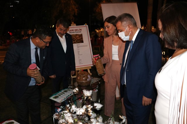 ADANA’DA ‘ÇUKUROVA’NIN SARI PAMUĞU’ DEFİLESİ