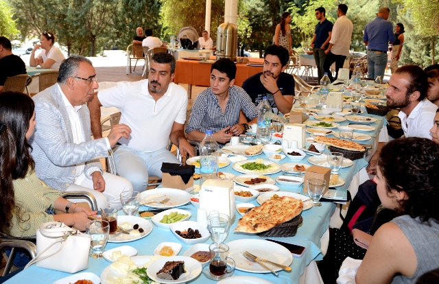 Güler: “Yeni mezun diş hekimleri iş bulmakta zorlanıyor”