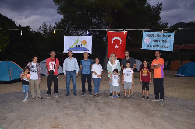 Mersinli doğa tutkunları Kozan’da kamp yaptı