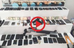 Hırsızların evinden servet çıktı