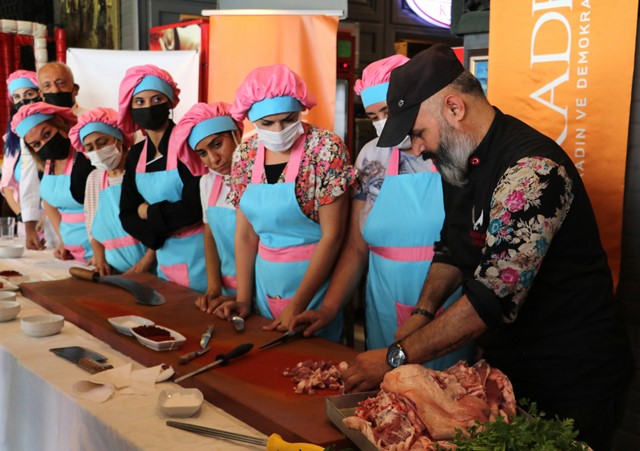 Kebabın başkentine kadın kebap ustaları geliyor