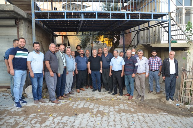 Başkan Özgan mahalleleri gezip vatandaşı dinledi