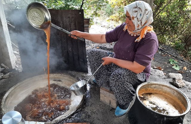 TOROSLARDA SON PEKMEZ KAZANLARI KAYNADI