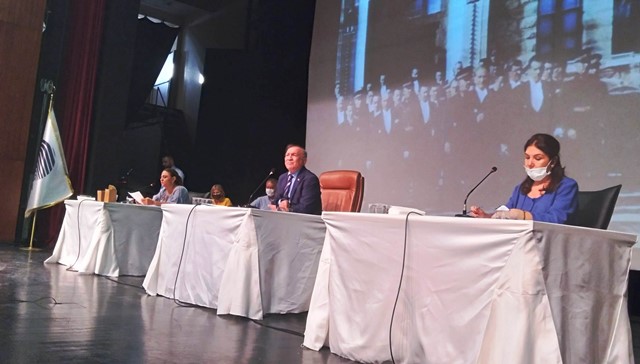 SEYHAN BELEDİYE MECLİSİNDE TARTIŞMALI OTURUM