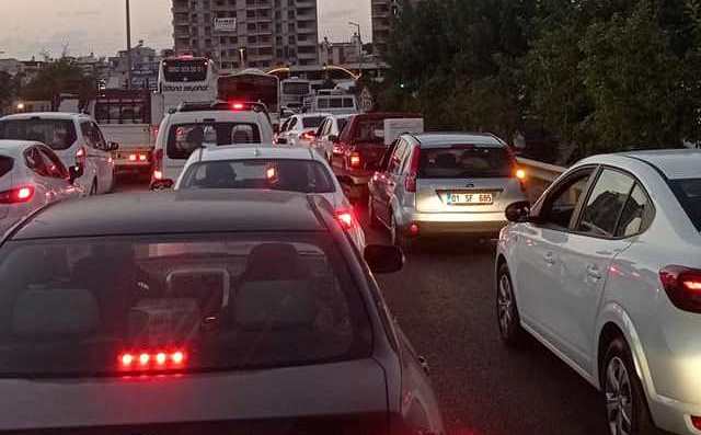 YOL YOĞUNLUĞU KALDIRMIYOR