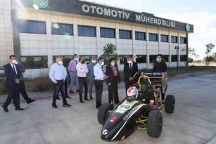 REKTÖR TUNCEL OTOMOTİV MÜHENDİSLİĞİ BÖLÜMÜ’NDE İNCELEMELERDE BULUNDU