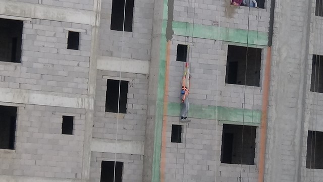 Yaşamla ölüm arasında asılı kaldı