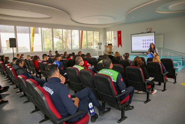 BÜYÜKŞEHİR, KADINA ŞİDDETE KARŞI KENDİ PERSONELİNİ EĞİTİYOR