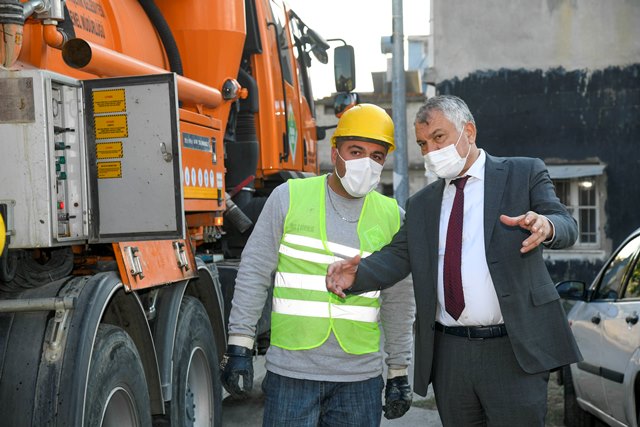 ADANA’NIN DÖRT BİR YANINDA ALTYAPI VE YOL ÇALIŞMALARI SÜRÜYOR