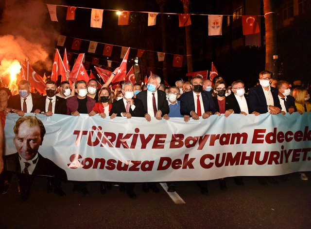 CUMHURİYET BAYRAMI EŞSİZ COŞKUYLA KUTLANDI