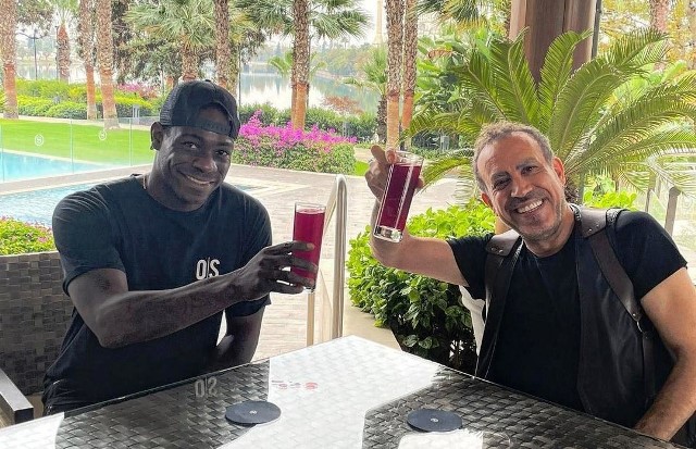 MARİO BALOTELLİ, HALUK LEVENT ARACILIĞIYLA 6 AİLEYE YARDIM ETTİ