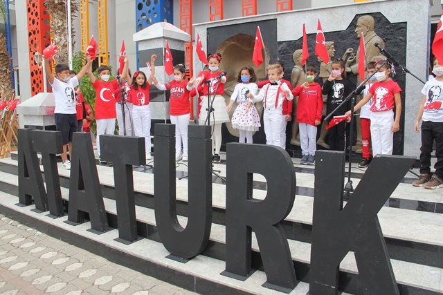 Erkan Koleji’nin Atatürkçü öğrencileri