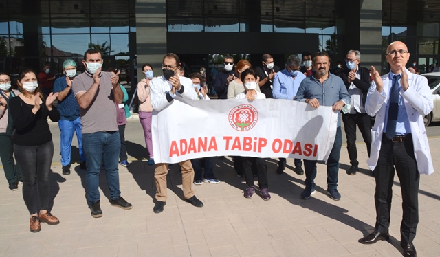 HEKİMLER SUSTU ALKIŞLAR KONUŞTU