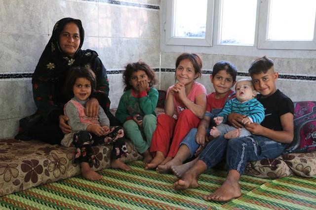 KOCASI TERK ETTİ, 9 ÇOCUĞUYLA ORTADA KALAN KADINA DEVLET SAHİP ÇIKTI