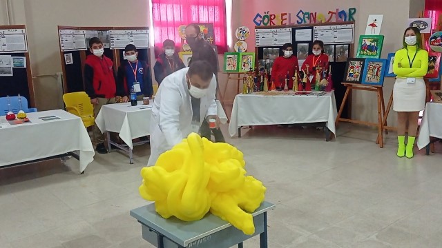 KOZAN’DA TÜBİTAK 4006 BİLİM FUARI