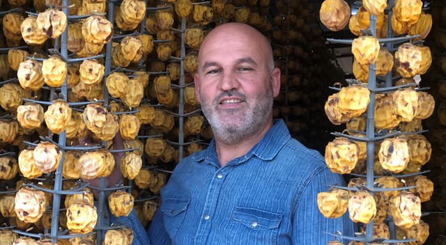 Çamaşır ipine asarak başladı, şimdi siparişlere yetişemiyor