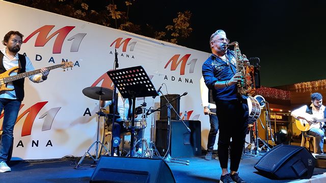 ATATÜRK SEVDİĞİ ŞARKILAR VE TÜRKÜLER İLE M1 AVM’DE ANILDI