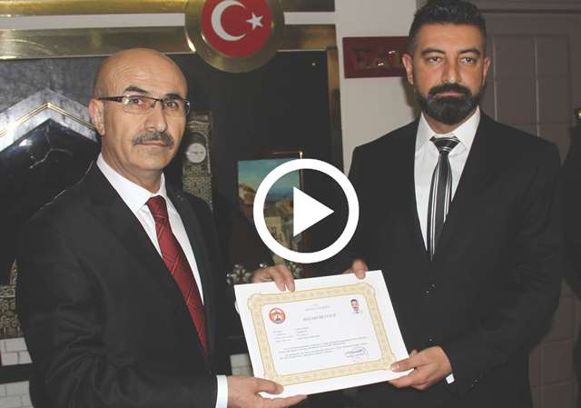 UYUŞTURUCU YAKALAMAKTAN ÖDÜLÜ OLAN POLİS UYUŞTURUCUYLA YAKALANADI