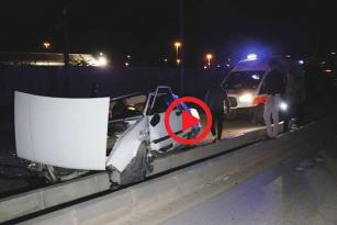 Kontrolden çıkan otomobil refüje çıktı: 1 yaralı