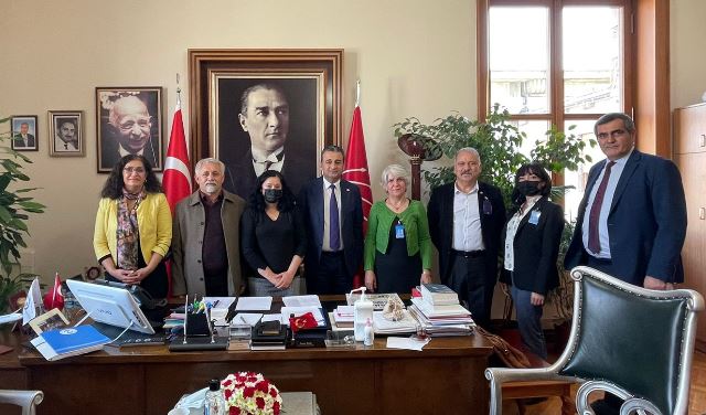 HEKİMLER AÇLIK SINIRINDA