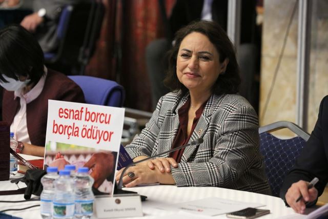 “ESNAF VE SANATKÂRLAR EVLERİNE EKMEK GÖTÜREMEZ HALE GELDİ”