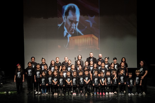 SEYHAN BELEDİYESİ’NDEN ATA’YA SAYGI ETKİNLİKLERİ