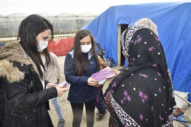 TARIM İŞÇİSİ KADINLAR ŞİDDETE KARŞI BİLGİLENDİRİLDİ