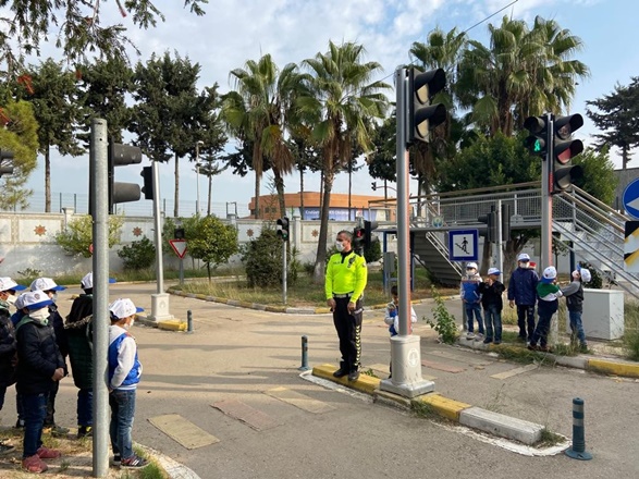 Çocuklara uygulamalı trafik eğitimi