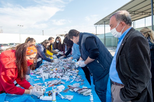 SEYHAN’DA 6 AYDA BİN 400 KİLO ATIK İLAÇ TOPLANDI