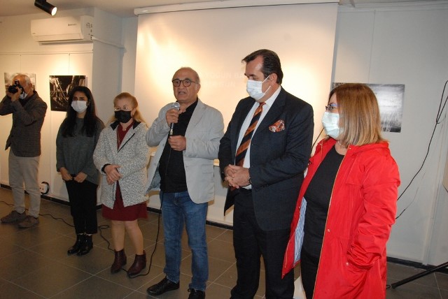 Dr. Ülkü ve sağlık çalışanlarına saygı ekinliği