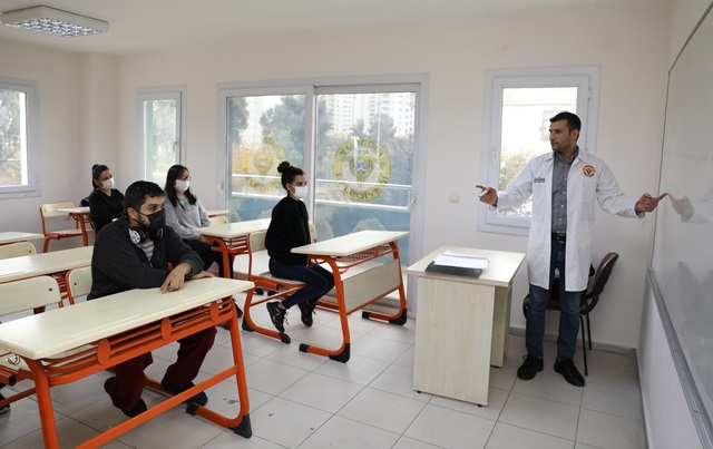 YÜREĞİR BELEDİYESİ EKPSS KURSU BAŞLATIYOR