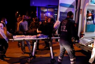 Mahalleli ve uyuşturucu satıcıları arasında kavga: 3 yaralı