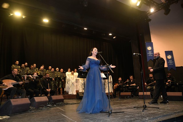 AKIN ÖZDEMİR, ÖLÜMÜNÜN 43. YILINDA MEDENİYETLER KOROSU KONSERİ İLE ANILDI