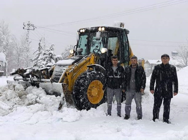 POZANTI BELEDİYESİNİN KAR KAPLANLARI İŞ BAŞINDA